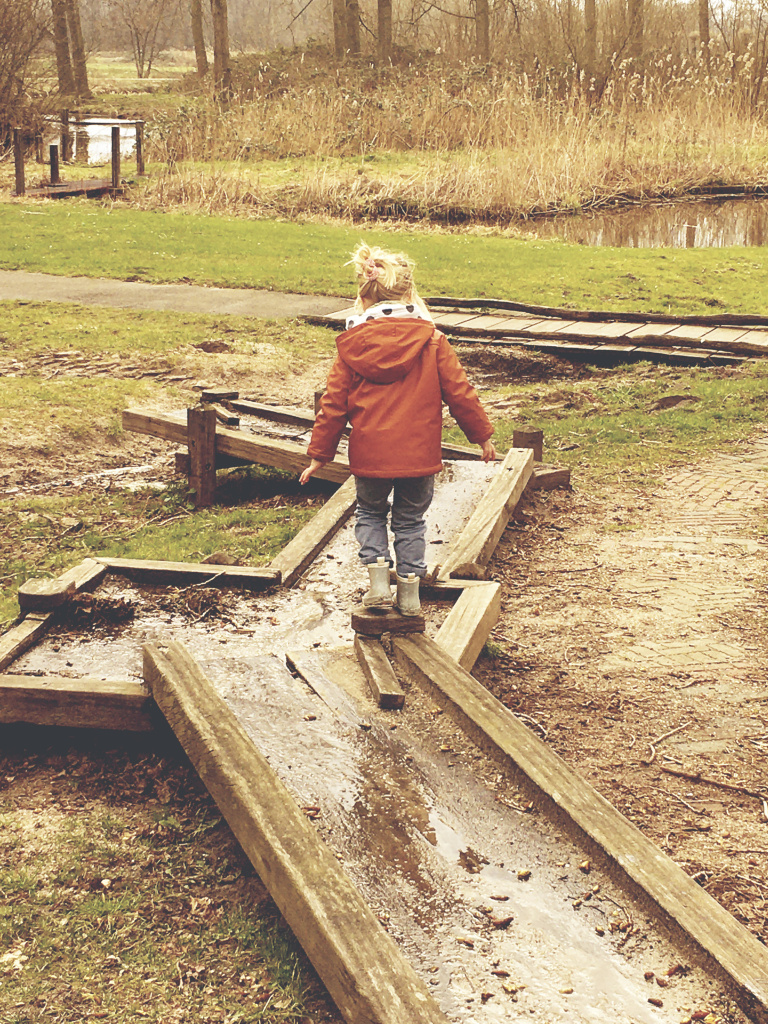 Waterpompen en waterbaan speeltuin