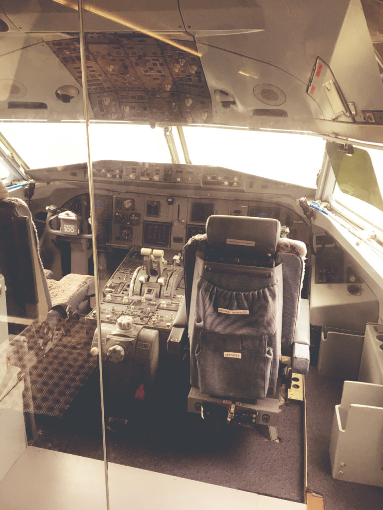 Cockpit klm Schiphol